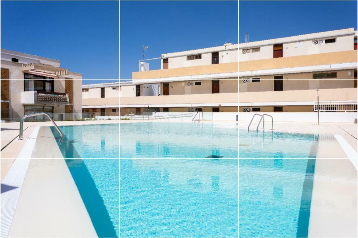 Las Americas Downtown : Prime Location Accomm. Arona  Eksteriør billede